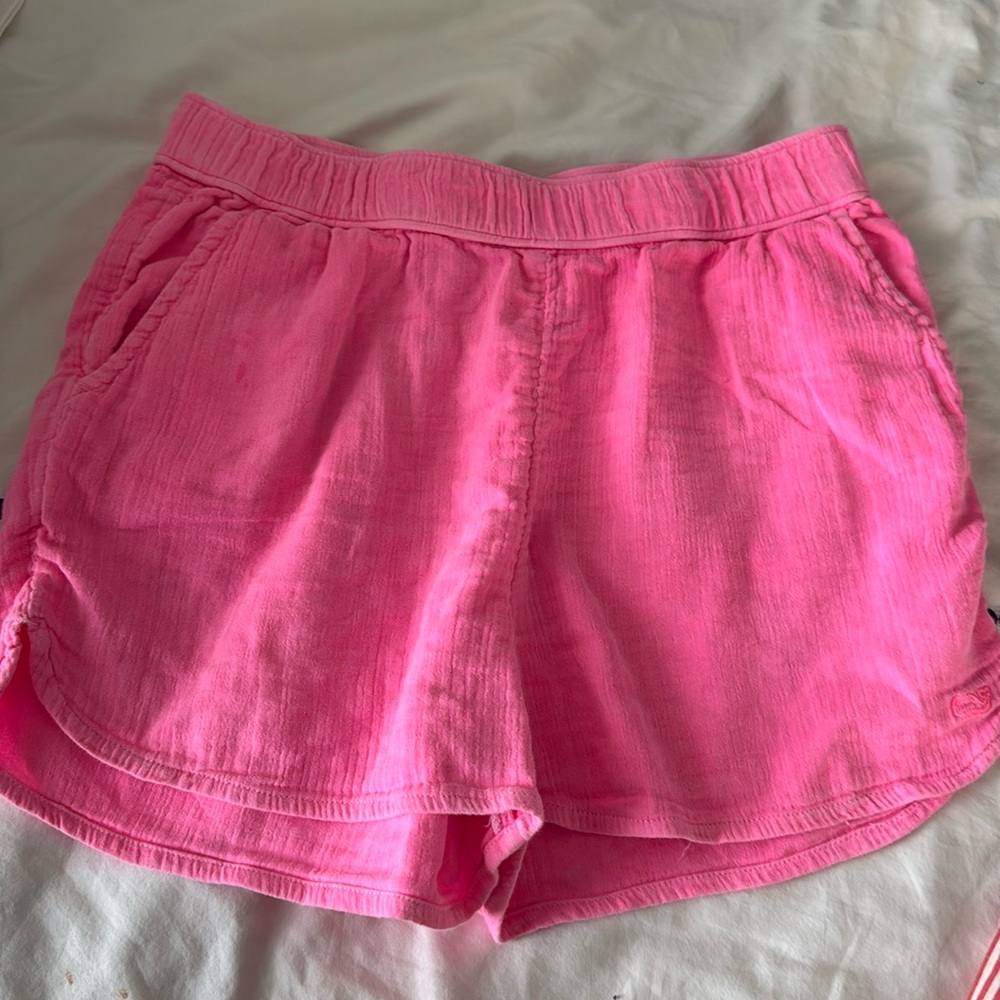 Vineyard vines hot pink shorts size girls Large
